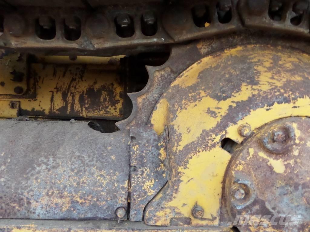 CAT D 4 E Dozers - Tratores rastos
