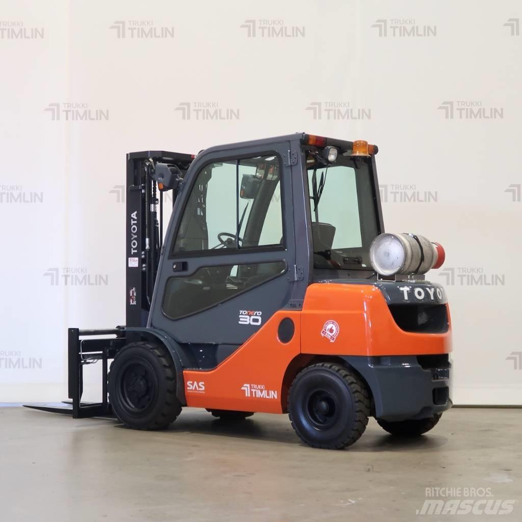 Toyota 02-8FGF30 Empilhadores a gás