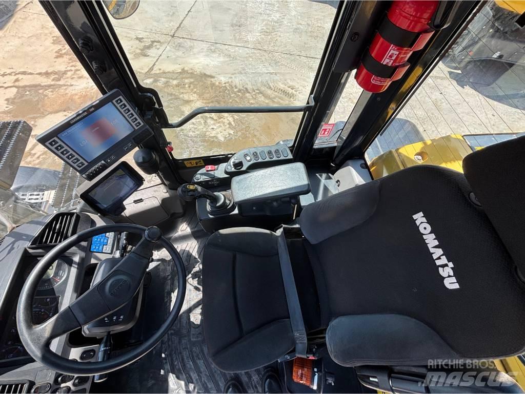 Komatsu WA270-8E0 Carregadeiras de rodas