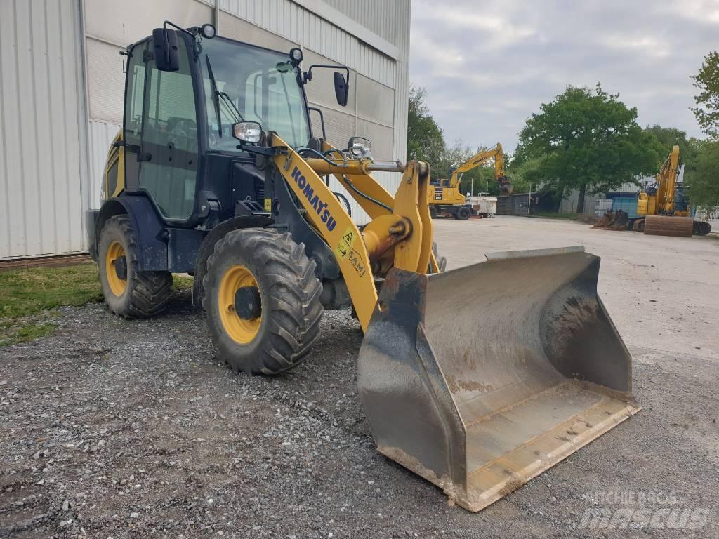 Komatsu WA70M-8 Carregadeiras de rodas