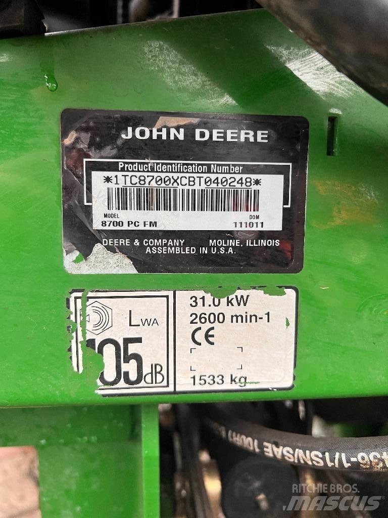 John Deere 8700 Corta-Relvas Fairway