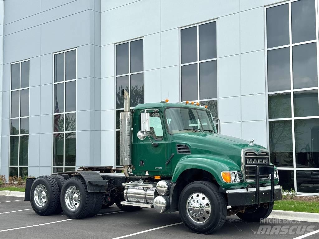 Mack Granite CV713 Cavalos Mecânicos