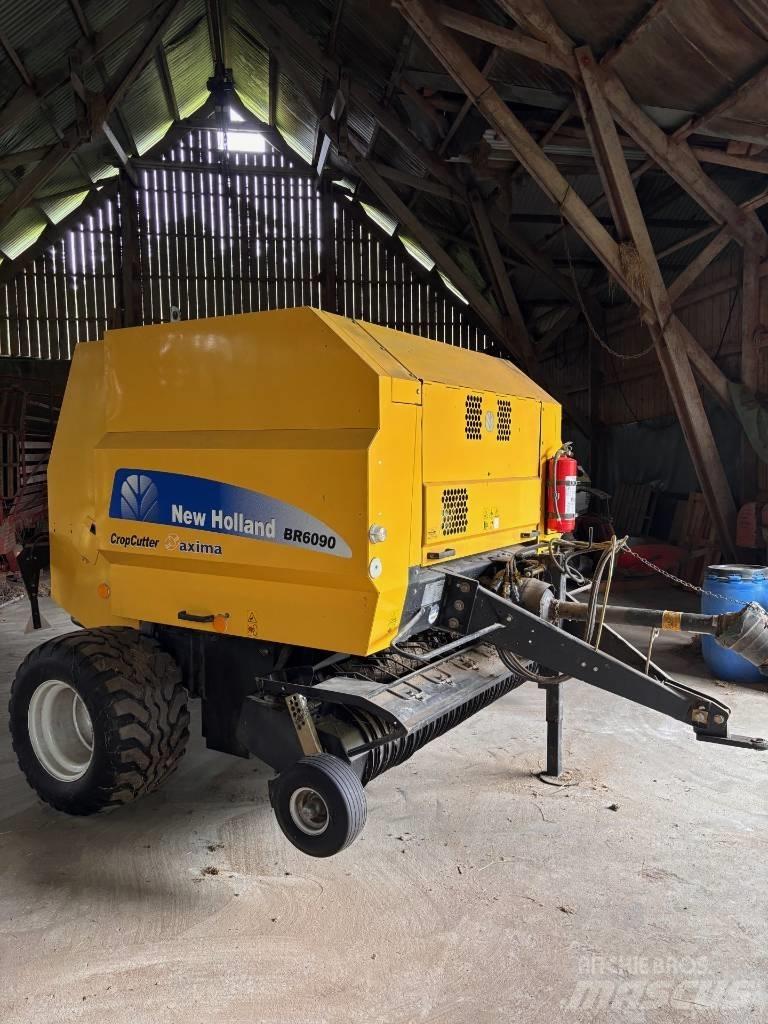 New Holland BR 6090 Enfardadeira de rolos