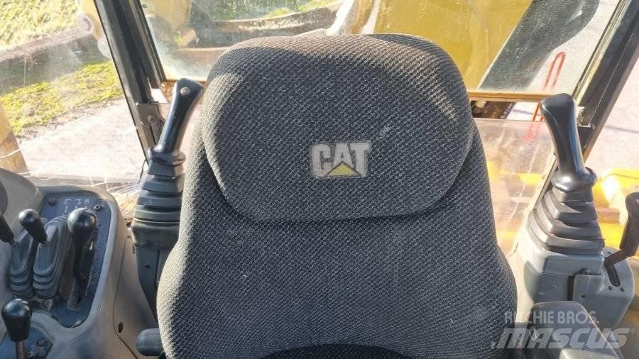 CAT 432D Retroescavadeiras