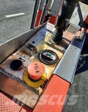 SkyJack SJ 12 Plataformas de braço compactas auto-propulsão