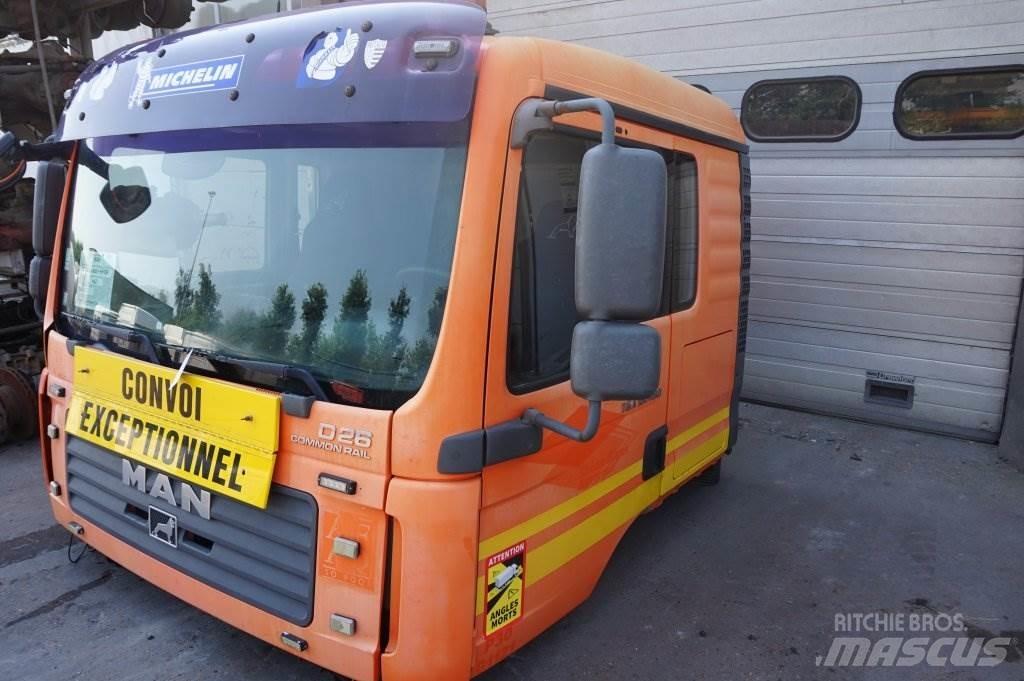 MAN F99L34 TGA Cabines e interior