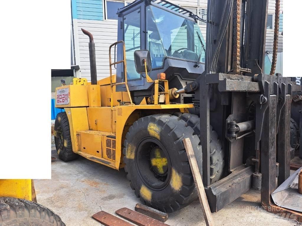 TCM FD200 Empilhadores - Outros