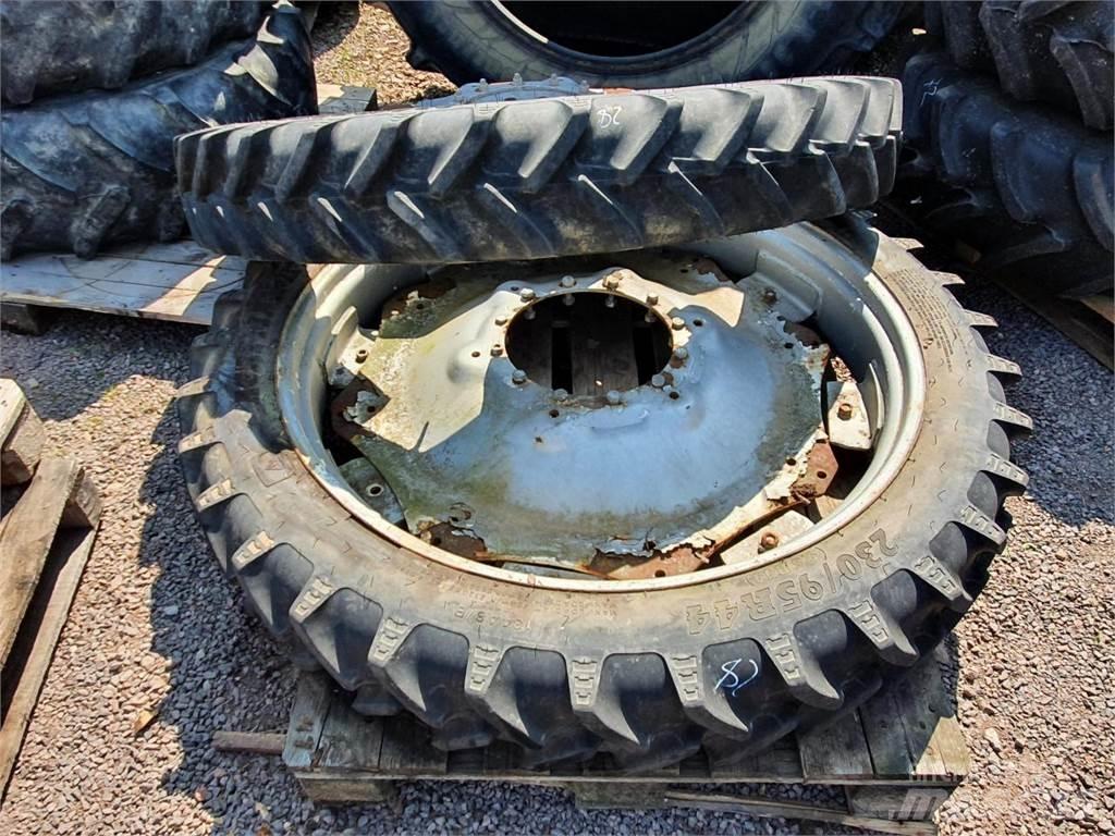 BKT 230/95R44 x2 Pneus Agrícolas