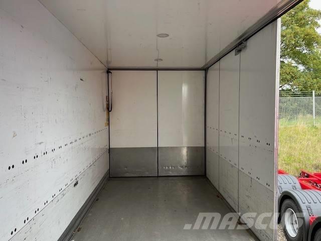 Scania S 650 Caminhões de caixa fechada