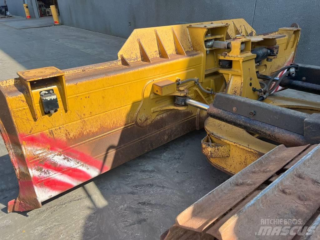 CAT D 6 N LGP Dozers - Tratores rastos