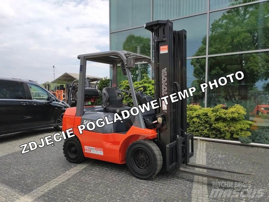 Toyota 42-7FGF20 Empilhadores a gás