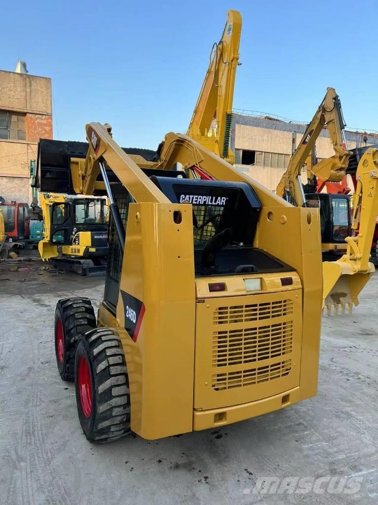 CAT 246D Minicarregadeiras