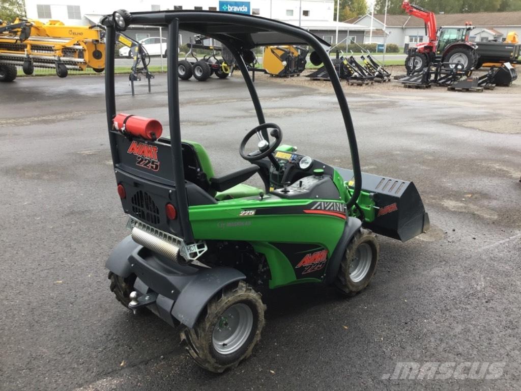 Avant 225 Carregadora multifunções