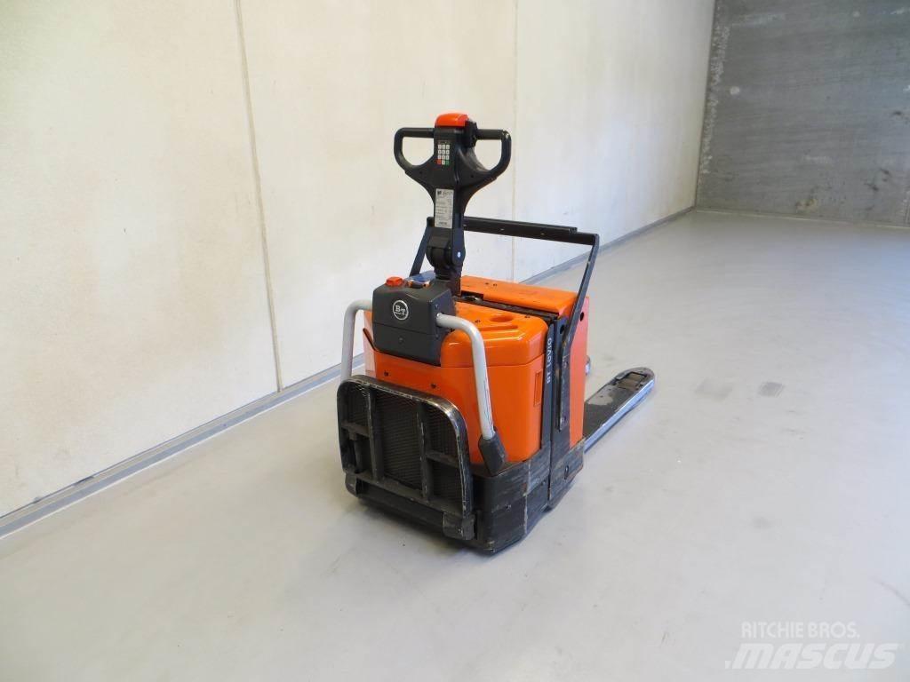 BT LPE200/8 Porta-paletes com plataforma