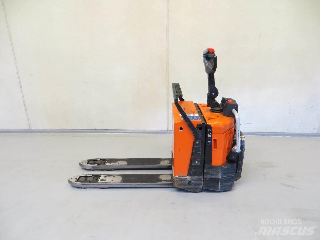 BT LPE200/8 Porta-paletes com plataforma
