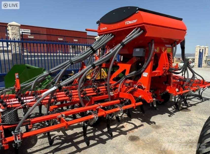 Kubota TD1001F Perfuradoras