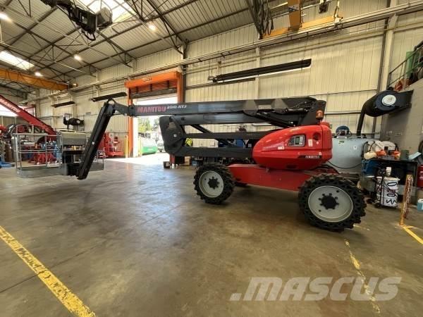 Manitou 200ATJ Elevadores braços articulados