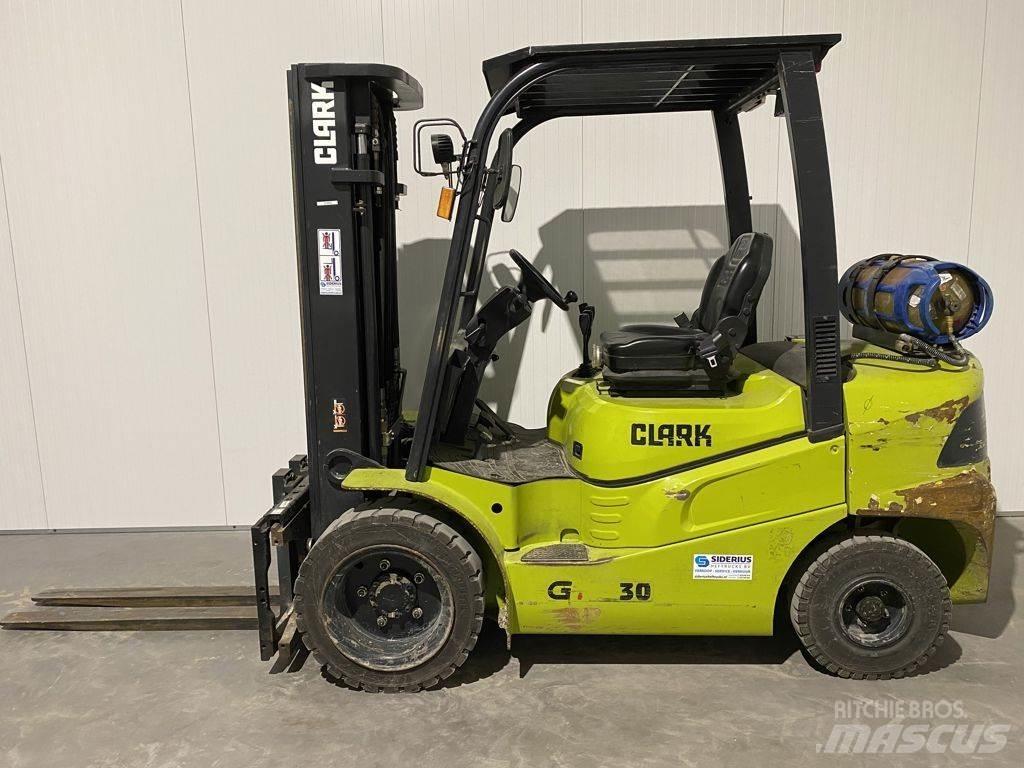 Clark GTS30 Empilhadores a gás