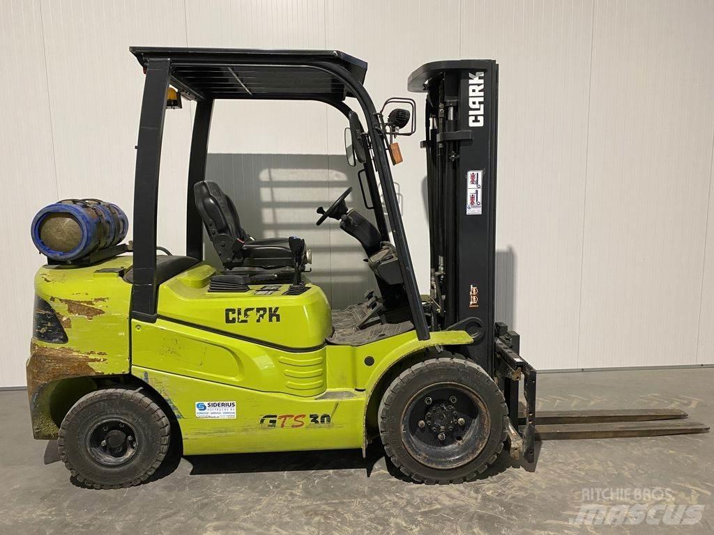 Clark GTS30 Empilhadores a gás