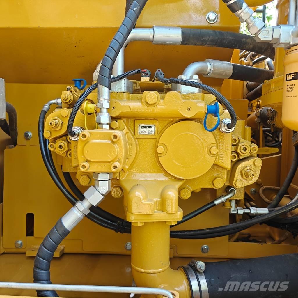 CAT 323D2L Escavadeiras de esteiras