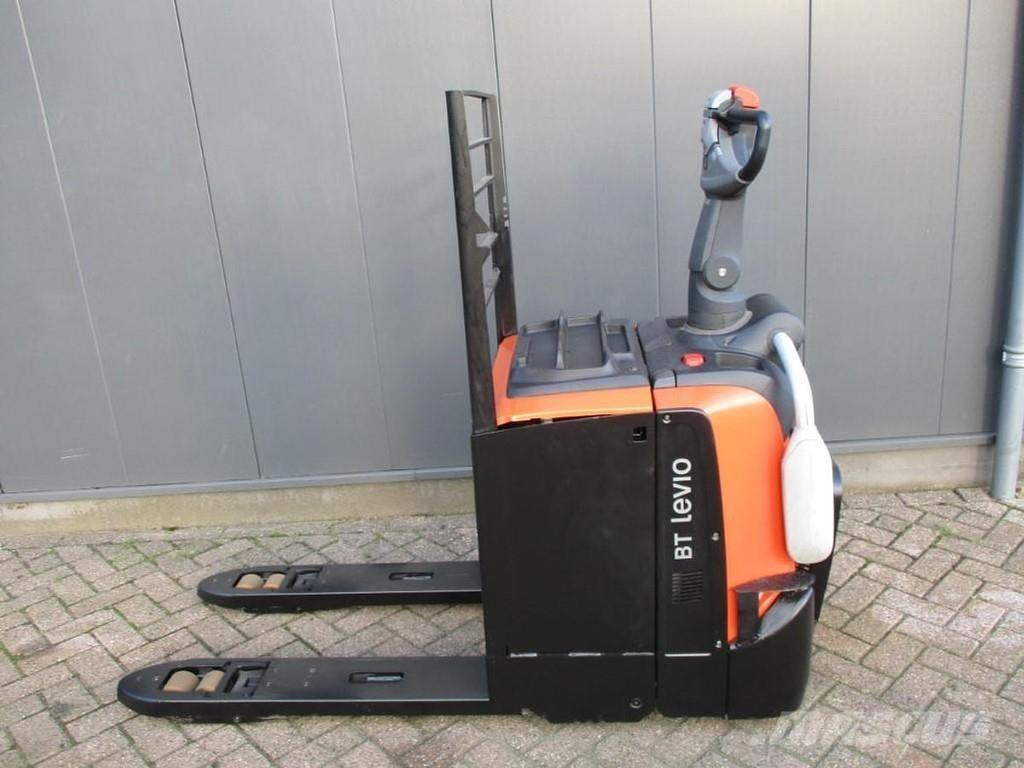 Toyota LPE250 Porta-paletes com plataforma