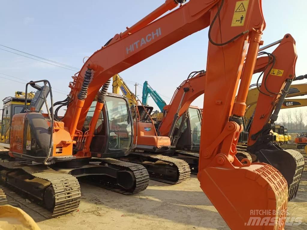 Hitachi ZX135 Escavadeiras de esteiras