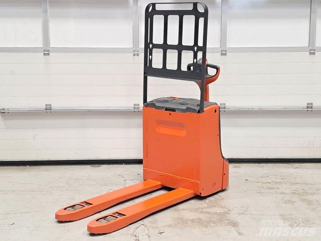 Linde T18 Porta palettes
