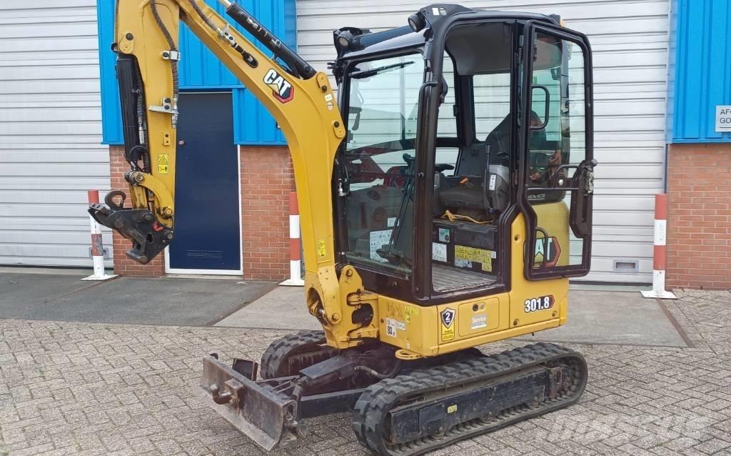 CAT 301.8 Miniescavadeiras
