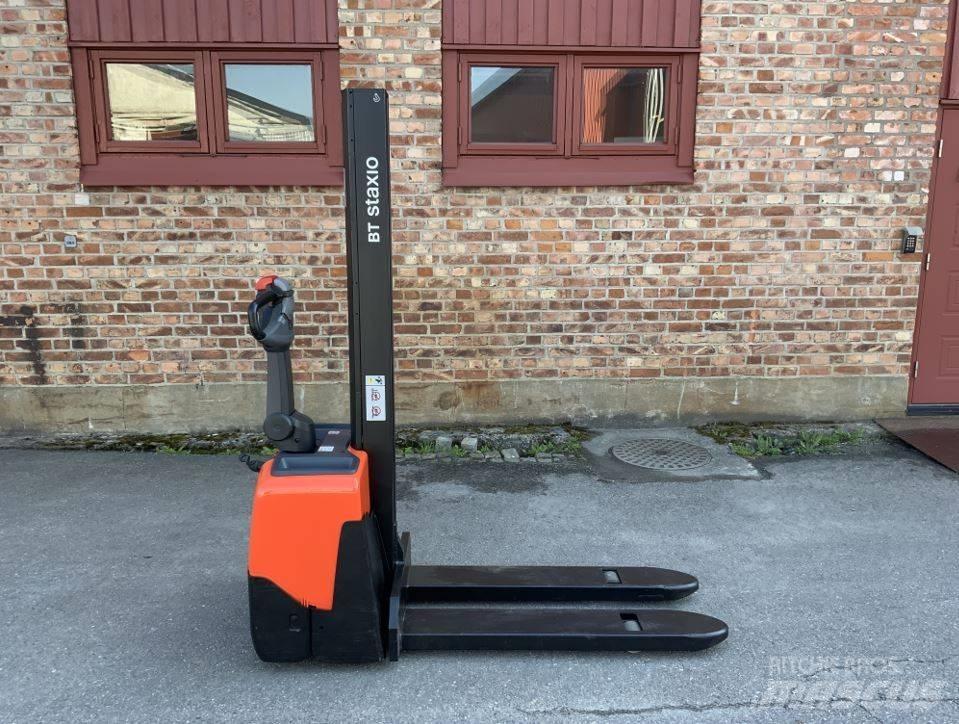BT HWE 100 Empilhador para operador externo