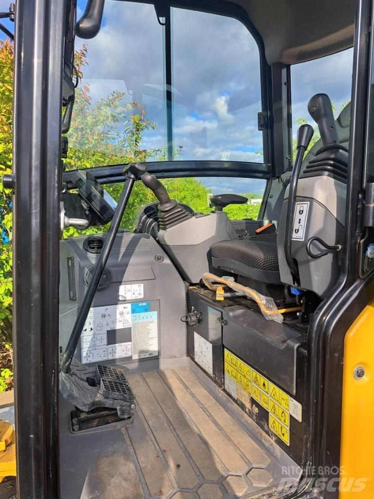 CAT 302cr Miniescavadeiras