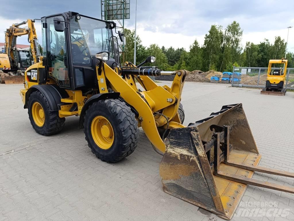CAT 908M Carregadeiras de rodas