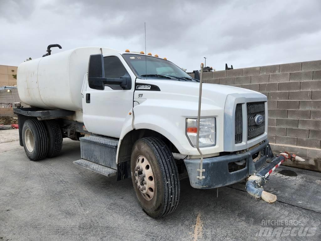 Ford F 650 Auto-tanques