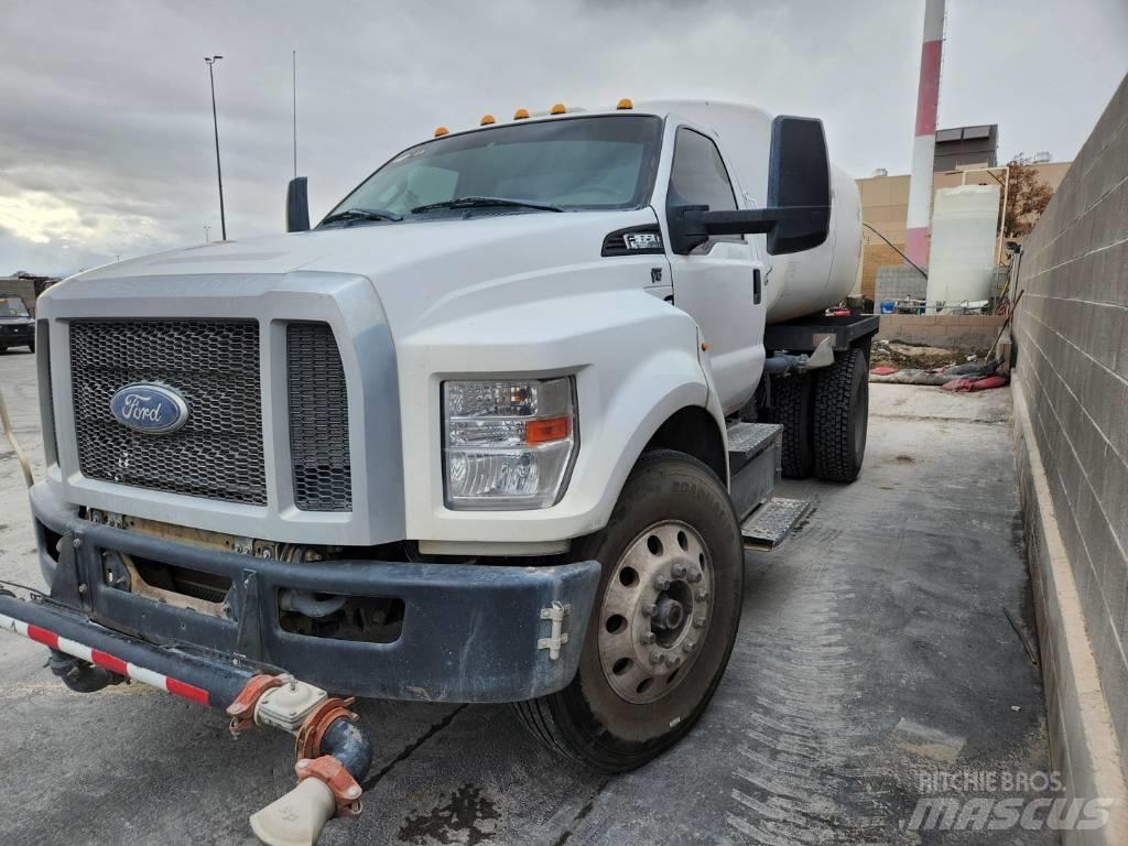 Ford F 650 Auto-tanques