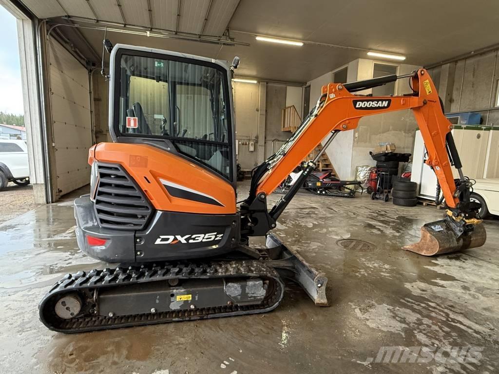 Develon DX 35 Z Miniescavadeiras