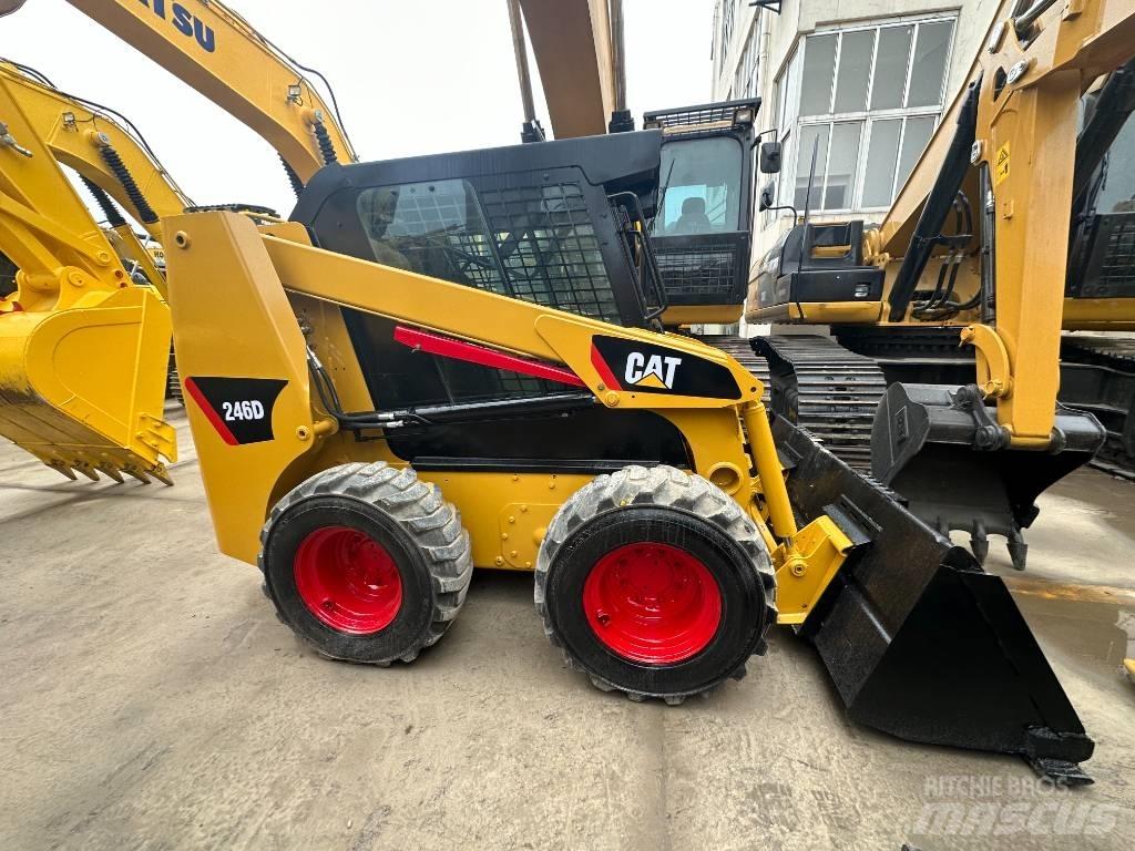 CAT 246 D Minicarregadeiras