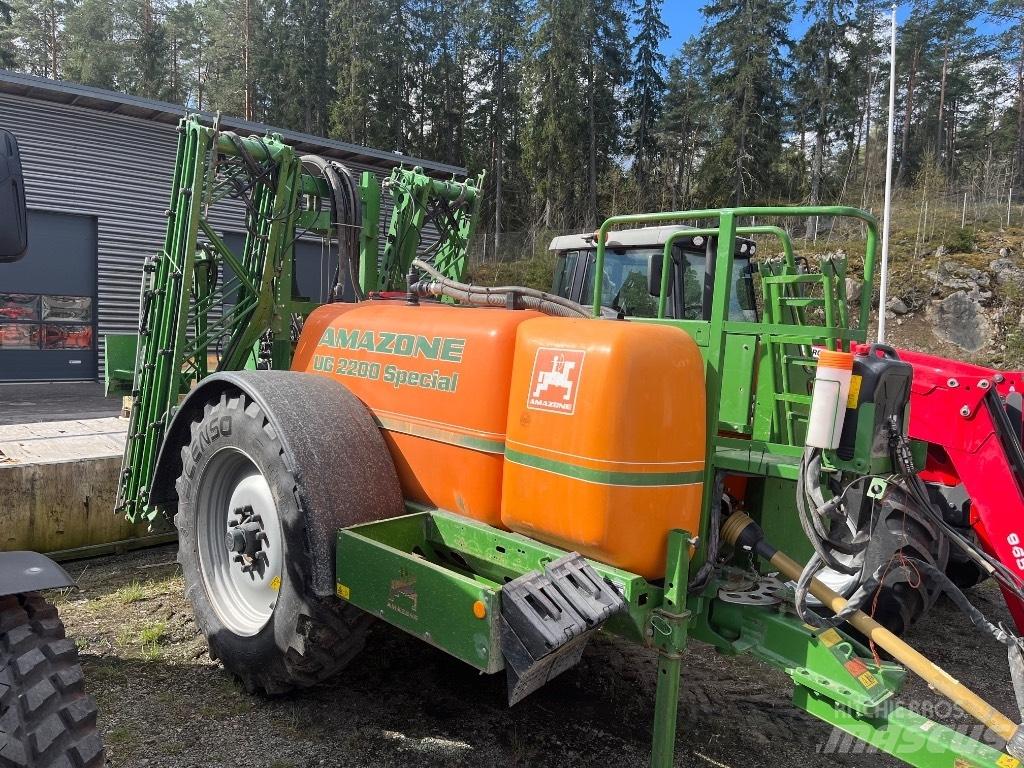 Amazone UG 2200 Pulverizadores rebocados