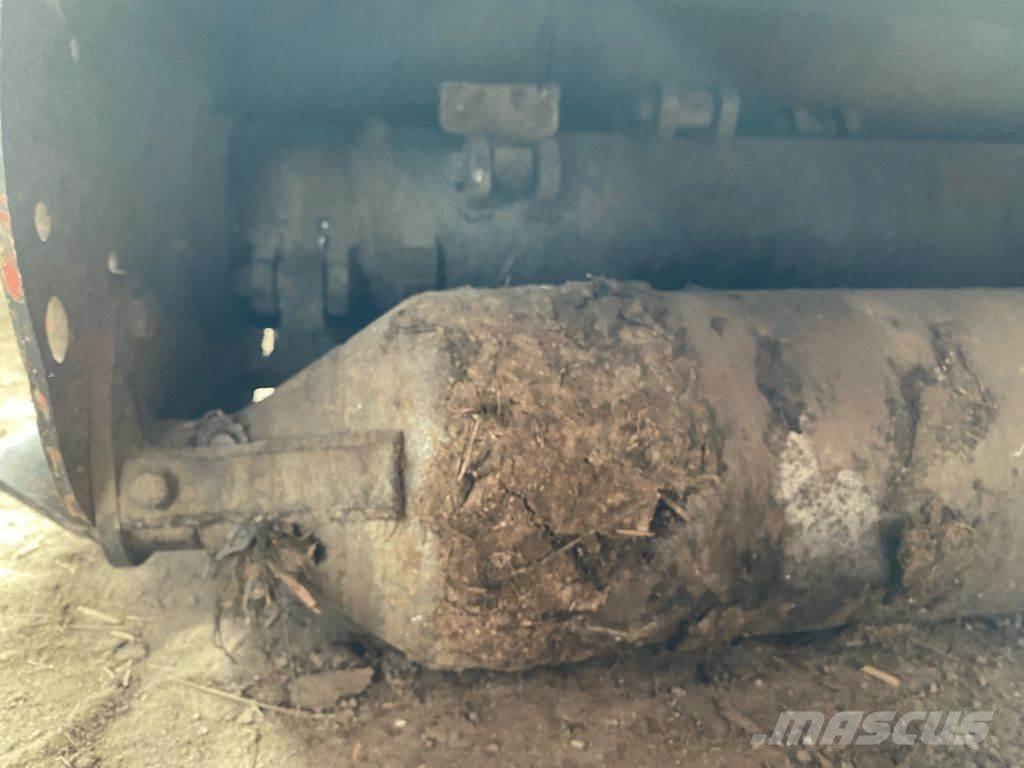 Kuhn BP 305 Britadeiras