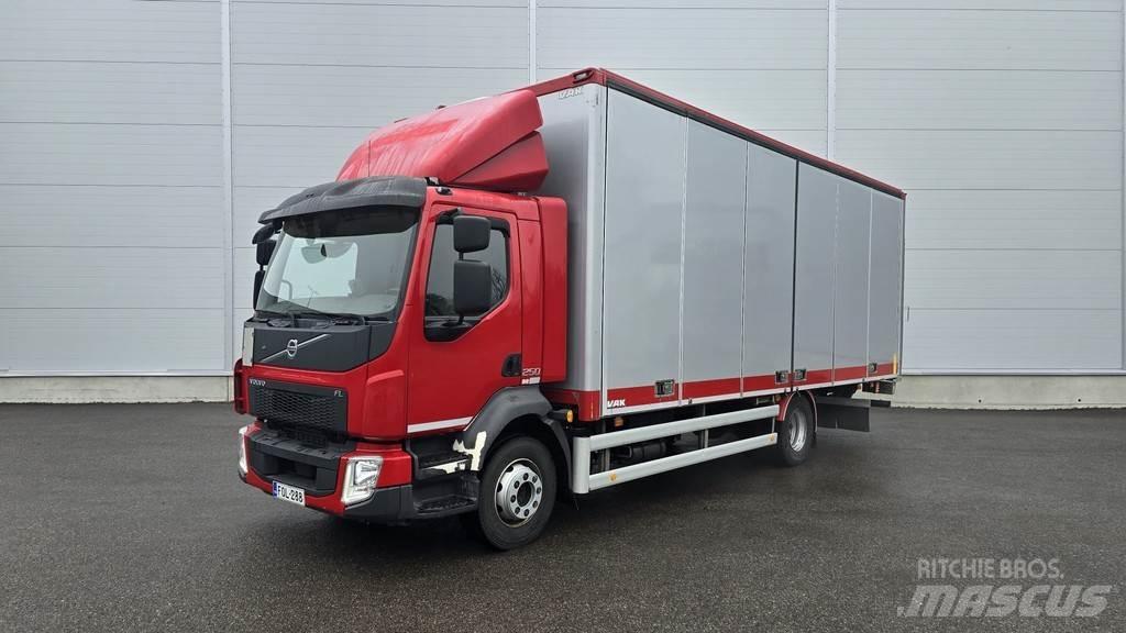 Volvo FL Caminhões de caixa fechada