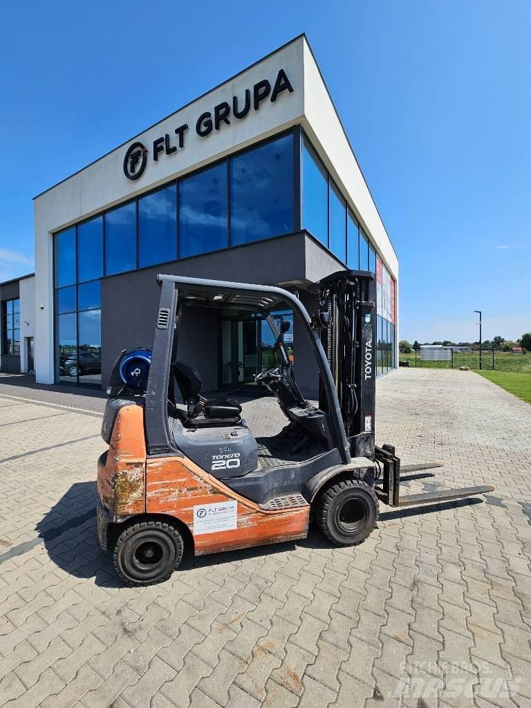 Toyota 02-8 FGKF 20 Empilhadores a gás