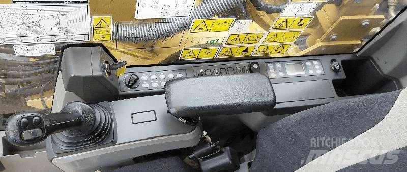 CAT 326F Escavadeiras de esteiras