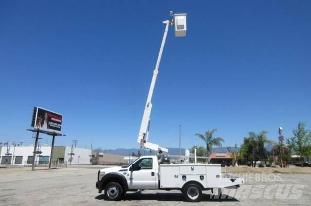 Ford F450 Plataformas aéreas montadas em camião