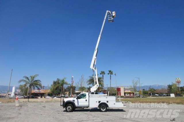 Ford F450 Plataformas aéreas montadas em camião