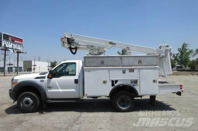 Ford F450 Plataformas aéreas montadas em camião
