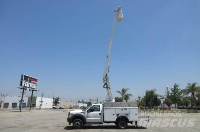 Ford F450 Plataformas aéreas montadas em camião