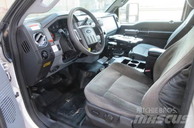 Ford F550 Plataformas aéreas montadas em camião
