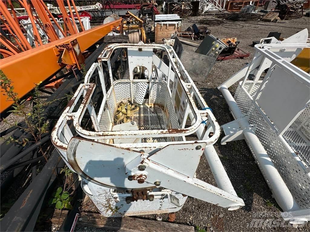 Altec  Peças e equipamento de gruas
