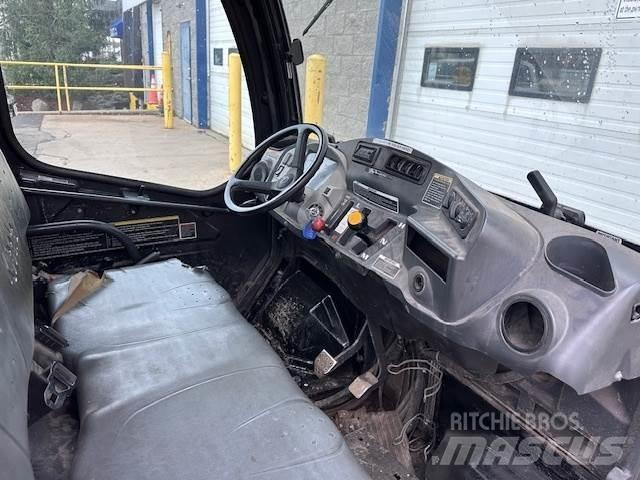 Kubota RTV1100 Outras gruas