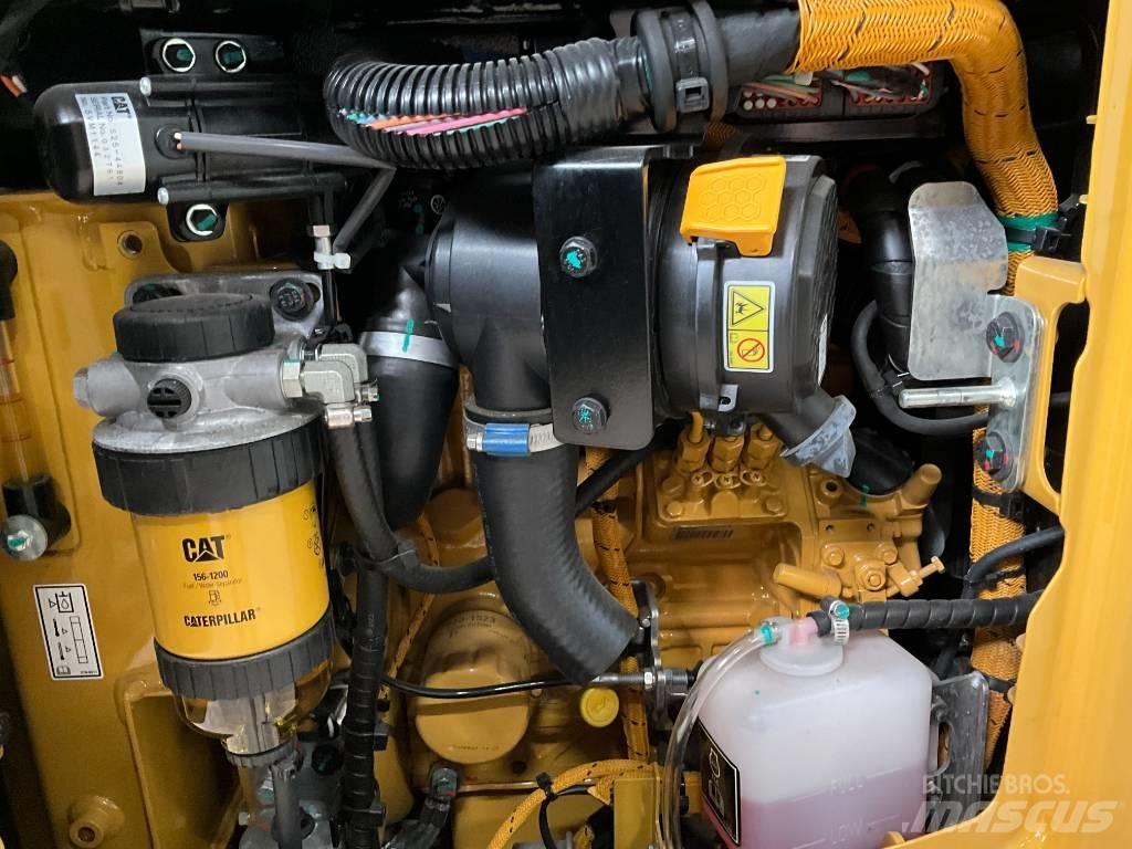 CAT 301.8 UNUSED Miniescavadeiras