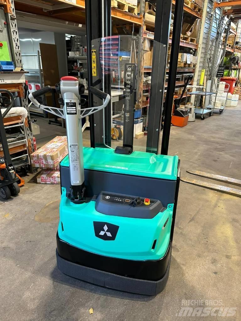 Mitsubishi SBP12N3 Empilhador para operador externo