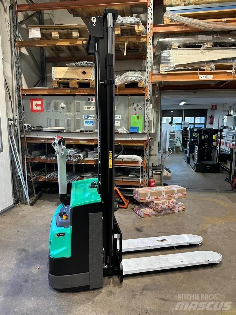 Mitsubishi SBP12N3 Empilhador para operador externo